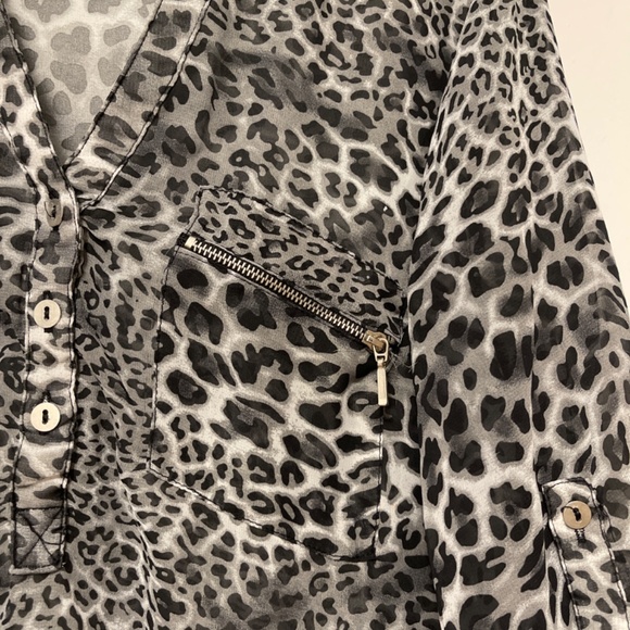 Leopard print  blouse - Picture 2 of 4